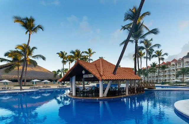 Hotel Occidental Caribe Punta Cana pool bar